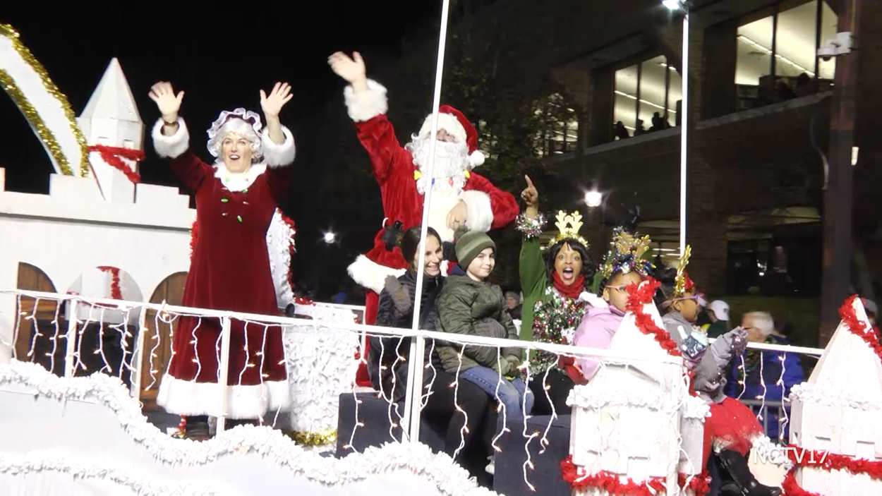 Holiday Parade Of Lights Shines Naperville Nctv