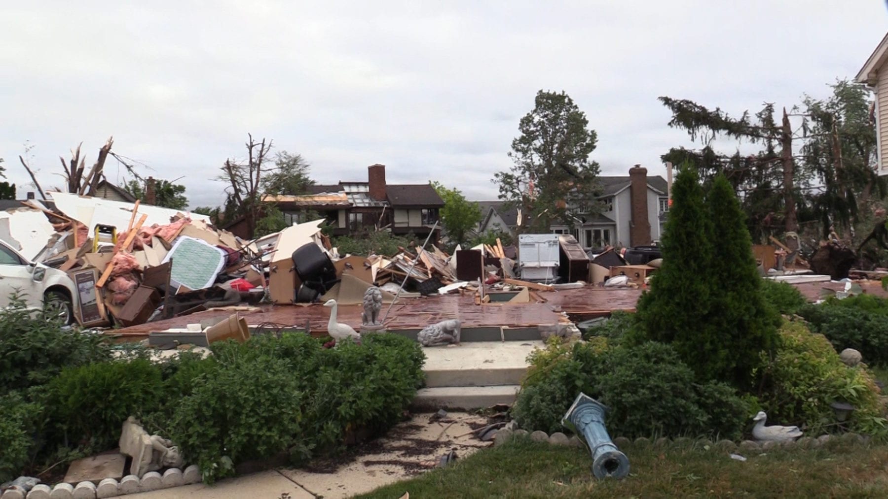 LIVE The Aftermath of EF3 Tornado in Naperville NCTV17