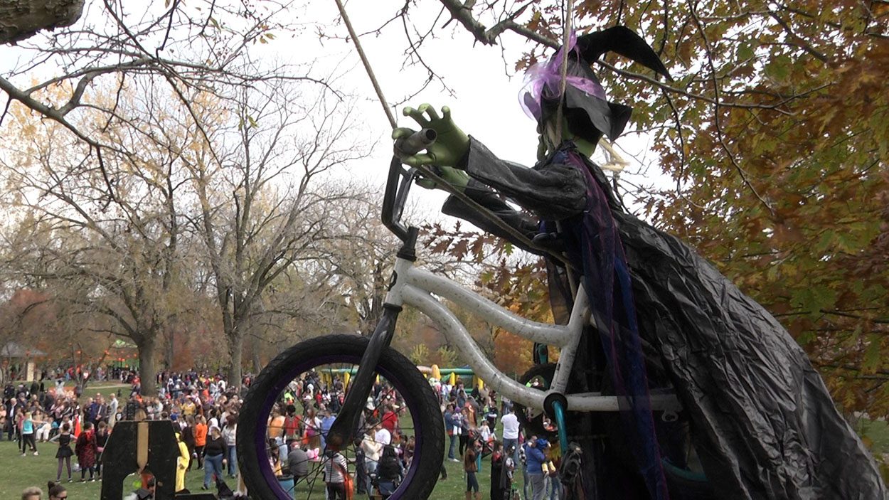 Halloween Happening Takes Place In Downtown Naperville