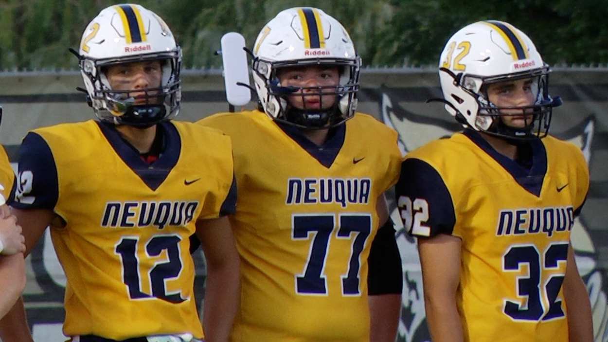 Neuqua Valley football picks up first win of the season against Minooka