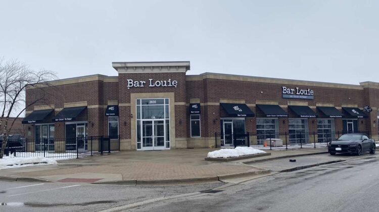 Exterior image of Bar Louie in south Naperville