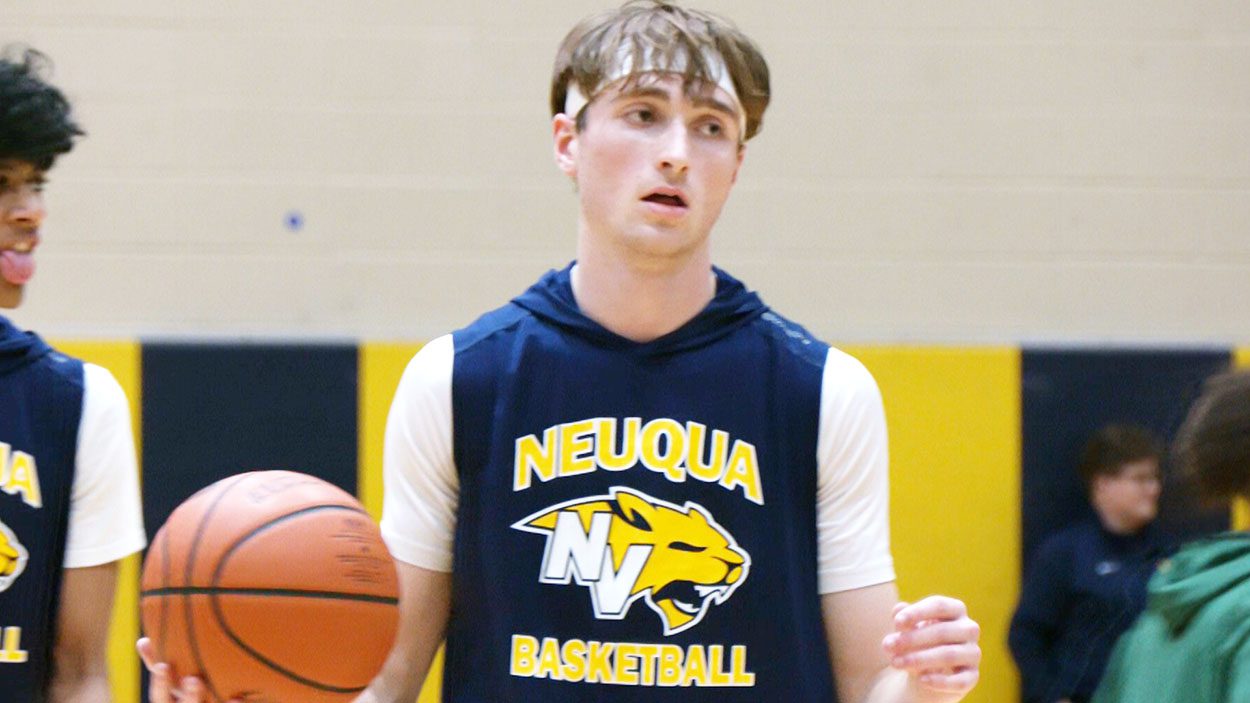 Neuqua Valley boys basketball hands Waubonsie Valley its first DVC loss ...